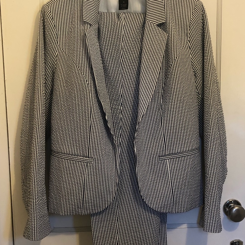 This is Lane Bryant apparel gently used